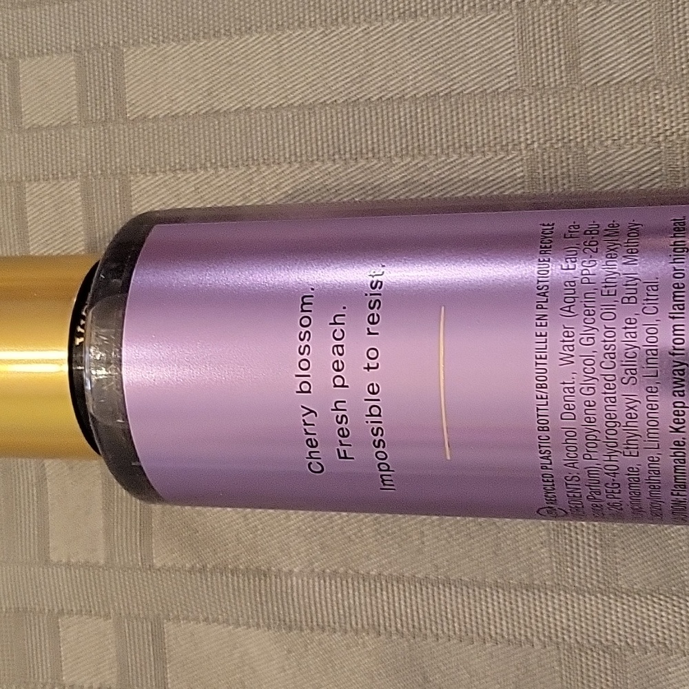 Victoria Secret body mist Love Spell - Picture 3 of 3